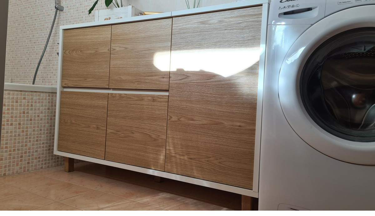 Mobile bagno in rovere con lavatrice
