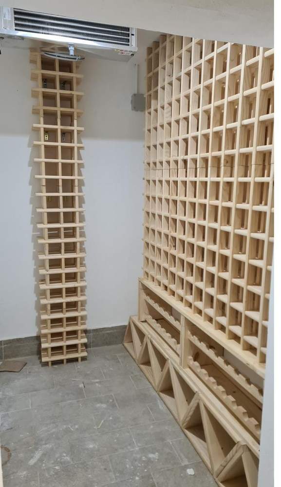 Parete a griglia in legno
